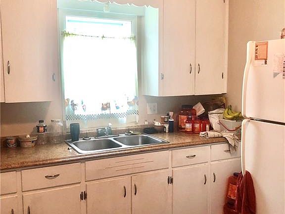 5th image of 457 Hazen Ave #459