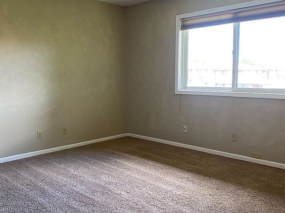 5th image of 404 Woodwind Ct