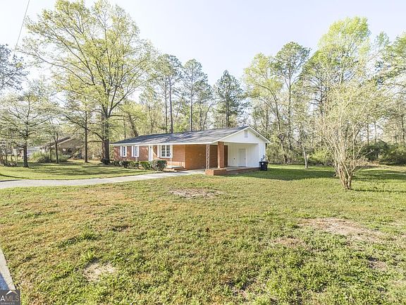 3rd image of 918 Henderson Rd
