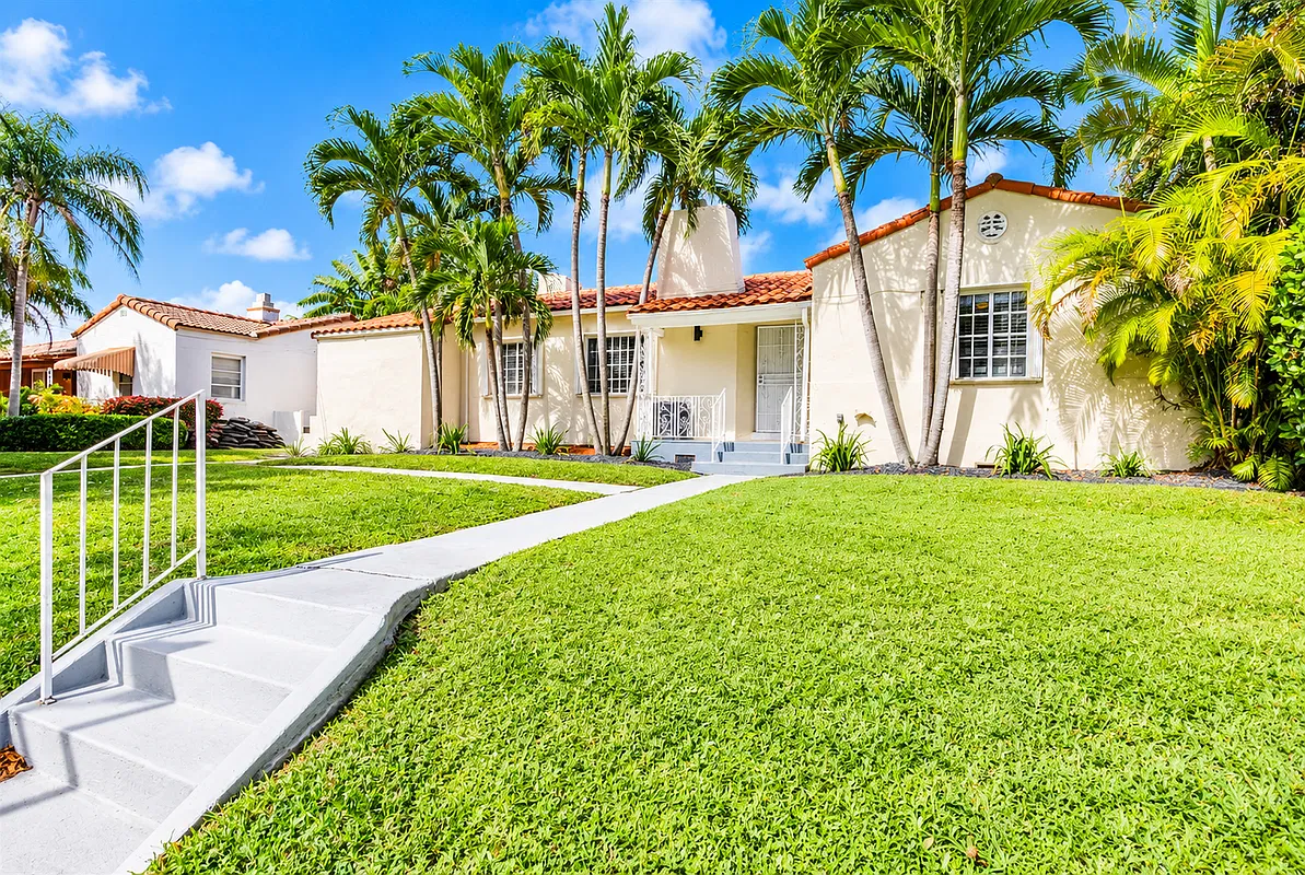 6 bed, 4.0 bath, 2360 sqft, $5,000 — Photo 1