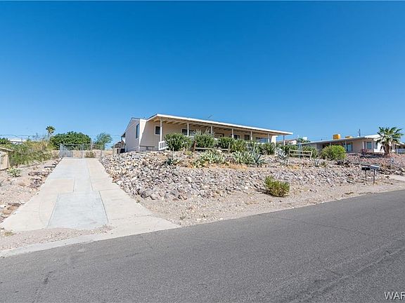 3rd image of 1646 Sierra Vista Dr