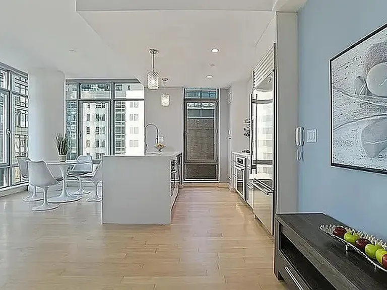 1 Northside Piers #5B — Photo 1