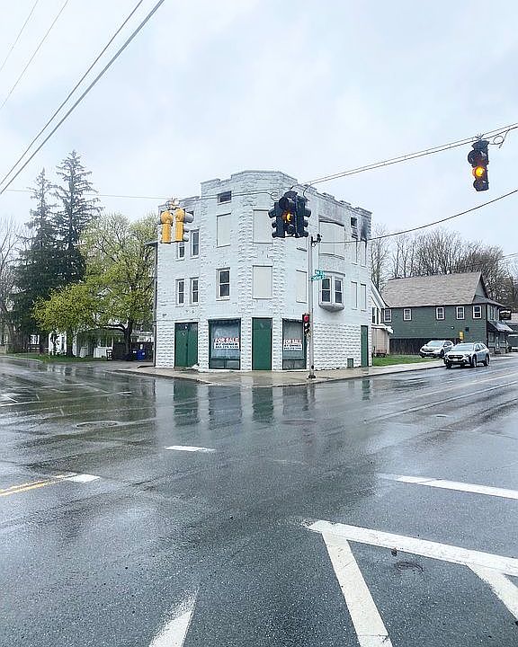 1st image of 708 Main St