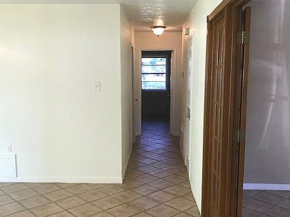 5th image of 385 Armstrong Dr