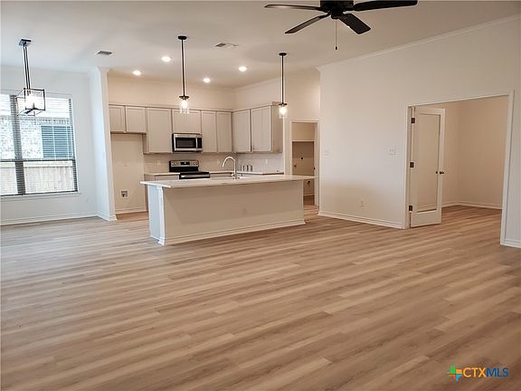 4th image of 1203 Carnaby Dr