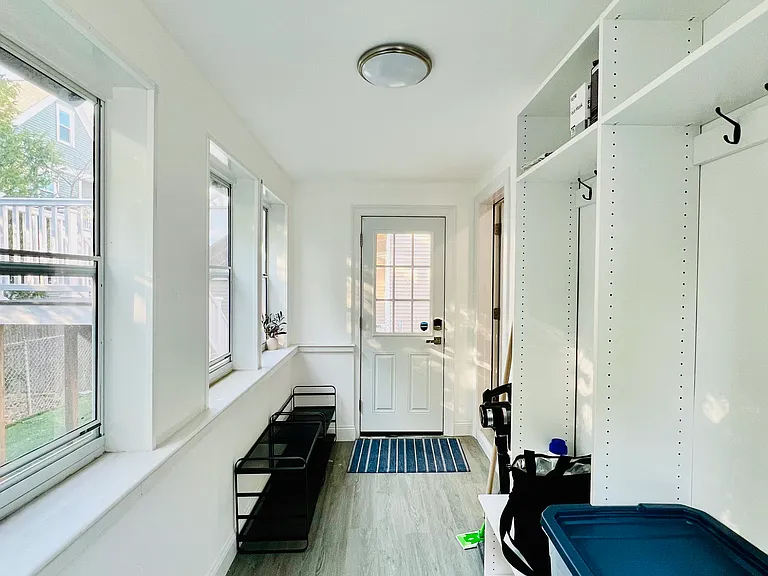 28 Metcalf St #1 — Photo 18