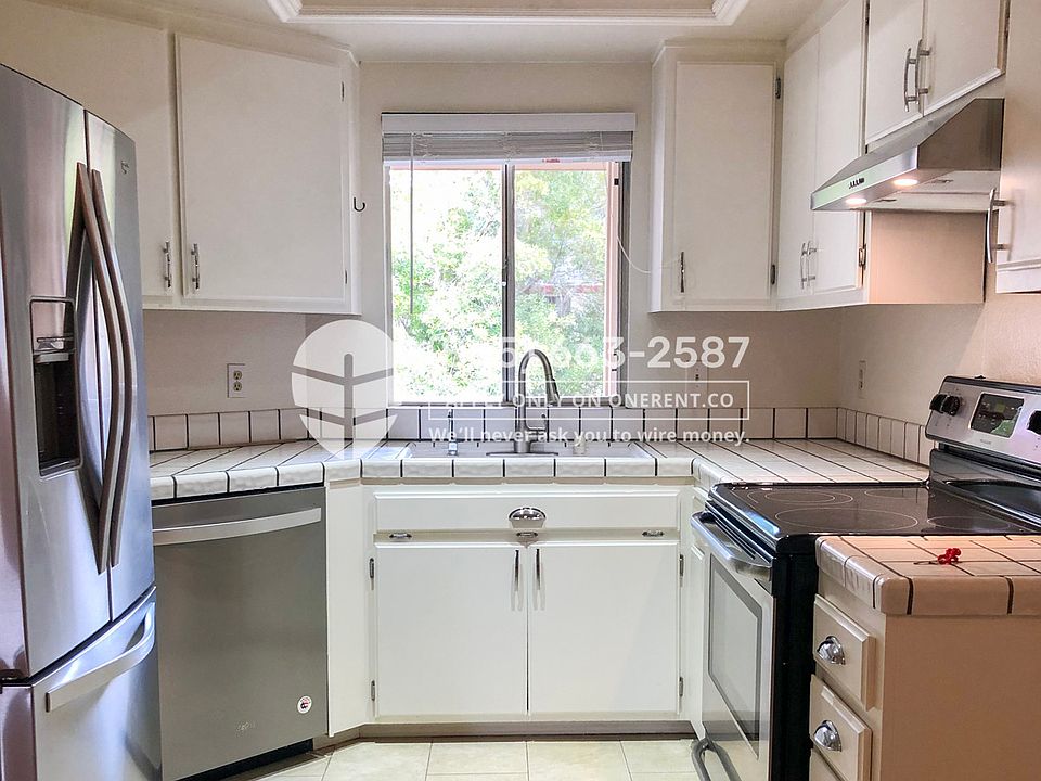 1st image of 1122 Cedar Gables Dr