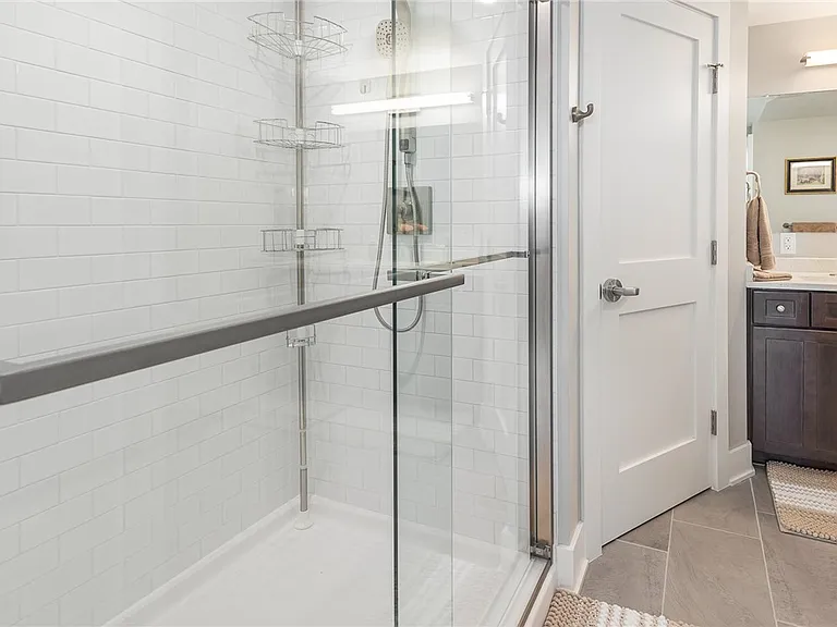205 Lakeshore Dr #403 — Photo 28