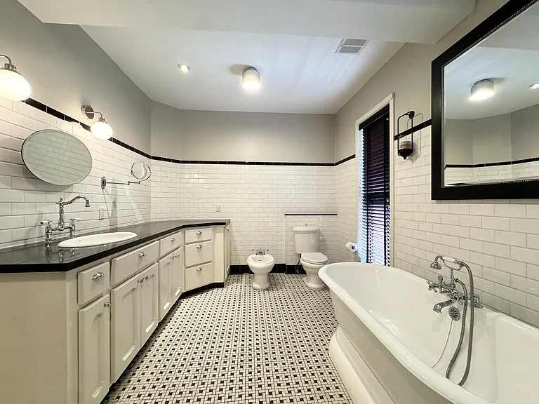 3011 Grand Ave — Photo 21