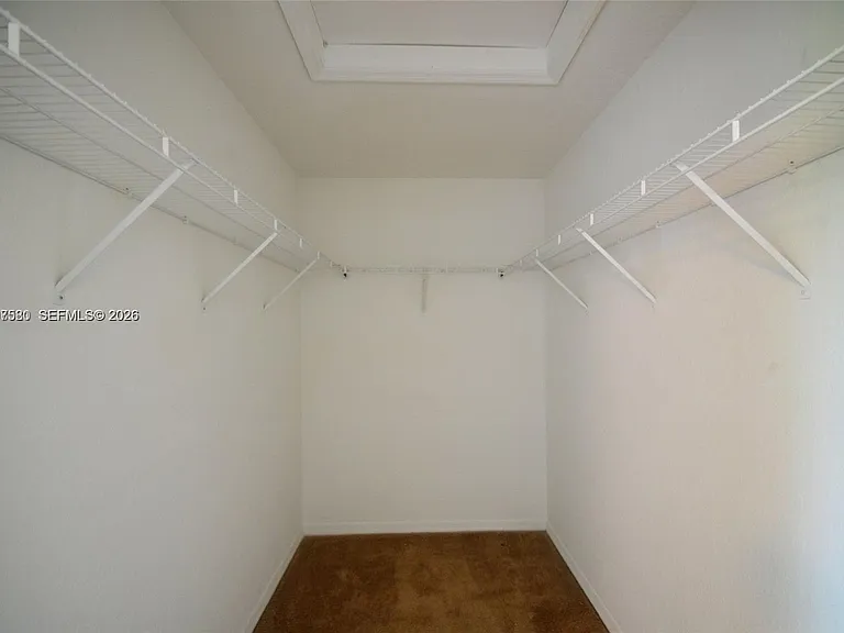 1984 SW 60th Ave #1984 — Photo 2