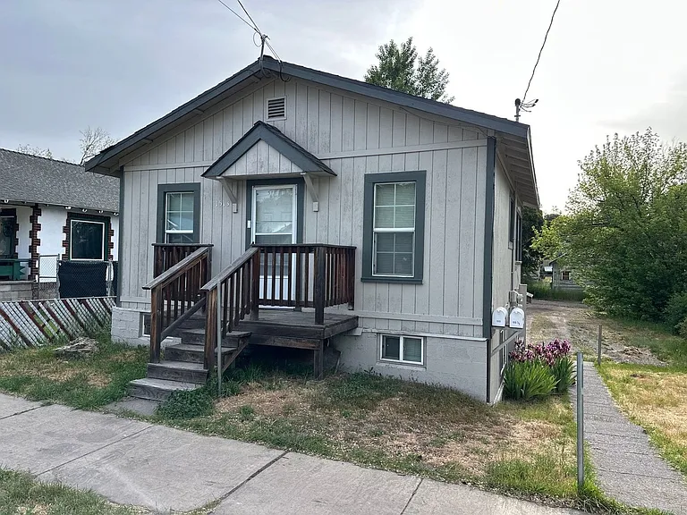 1513 Oregon Ave — Photo 1