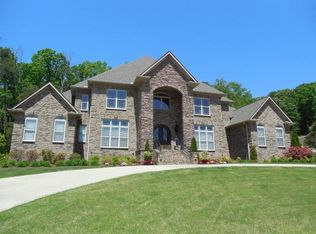 1654 Lake Cove Dr, Decatur, AL 35603
