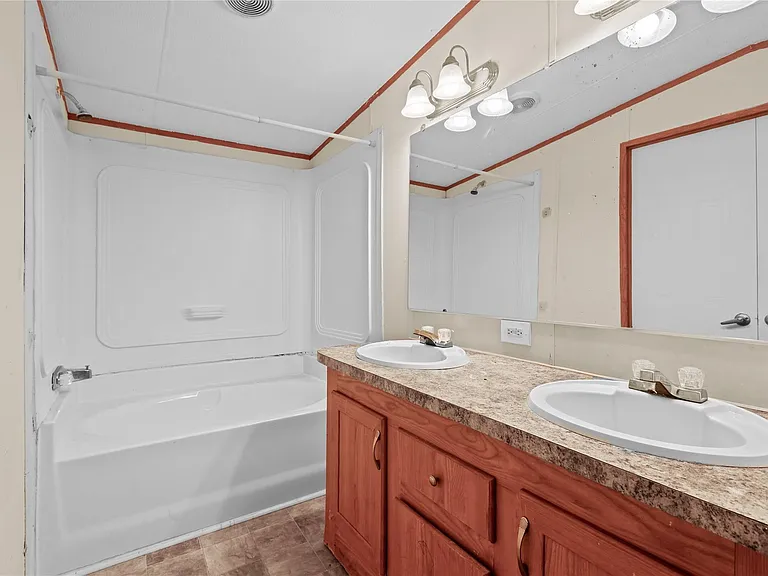 22521 West Rd — Photo 13