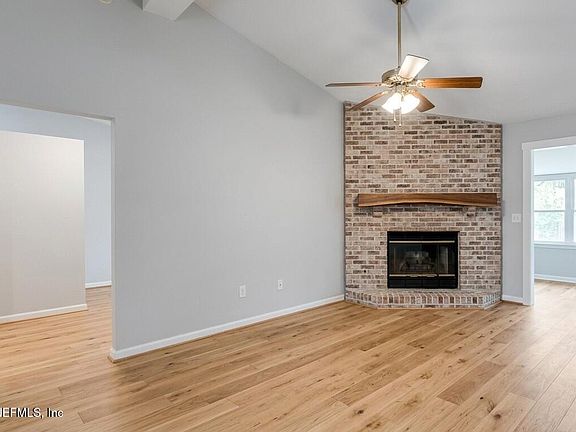 3rd image of 4383 BATTLECREEK Court W