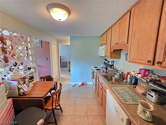 4th image of 9630 Cove Dr