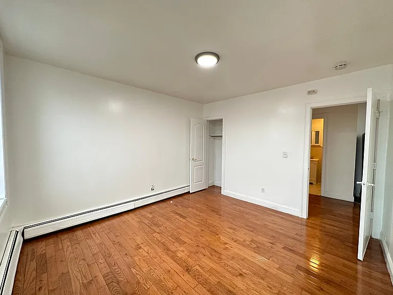 23 E 17th St #5 — Photo 5