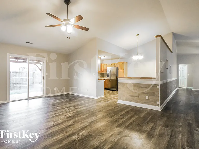 506 Himebaugh Ct — Photo 8