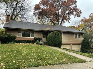 420 South St, Geneva, IL 60134