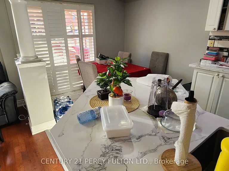 14 Flatfield Ter #MAIN — Photo 6