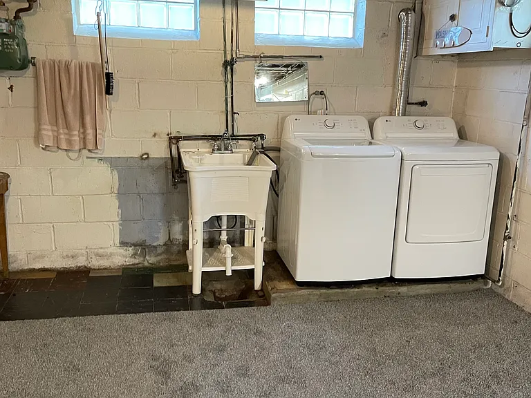 Basement Washer Dryer and Wash Tub