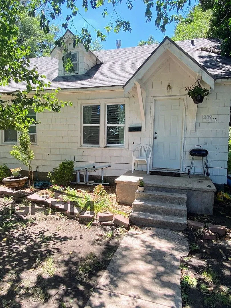 209 W 8th Ave — Photo 1
