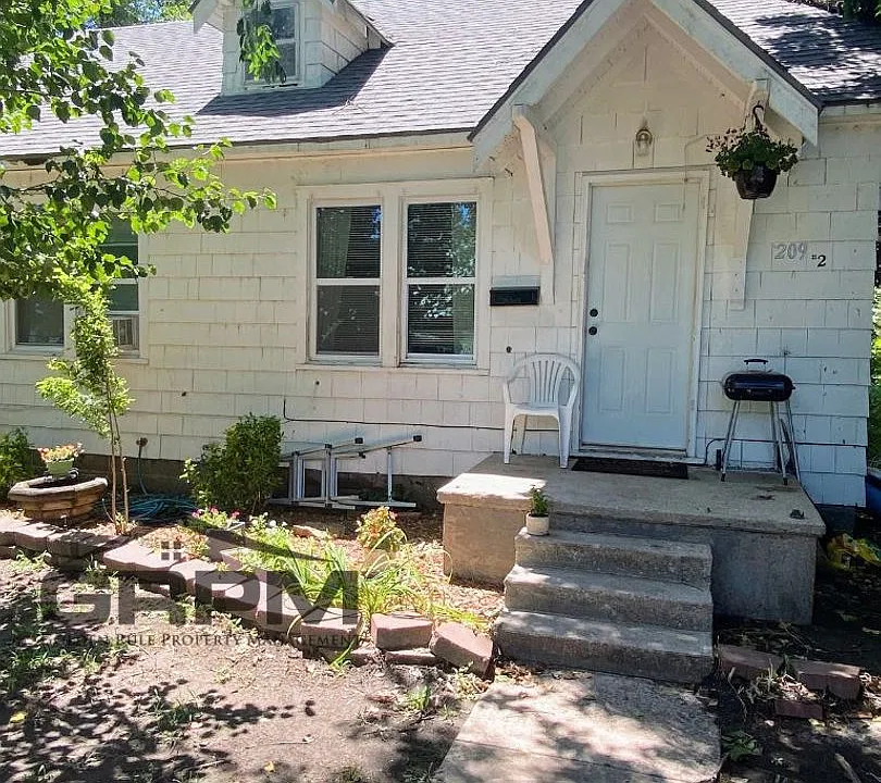 209 W 8th Ave