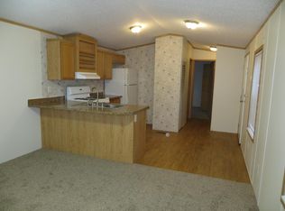 10 Midway Mobile Vlg, Halfmoon, NY 12065