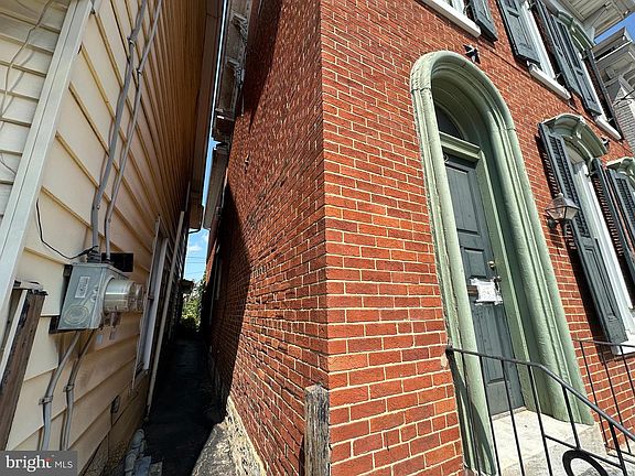 4th image of 32 E Baltimore St