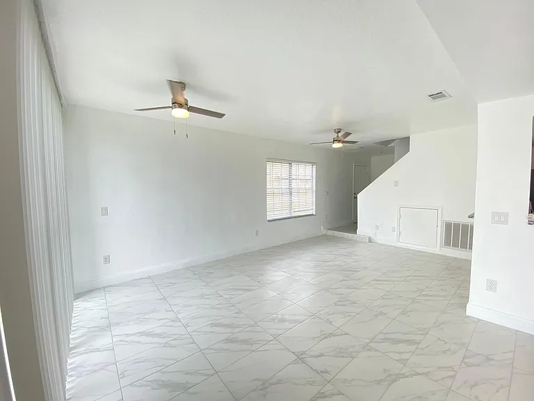 1130 Washington Palm Loop — Photo 5