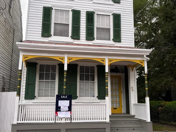 49 Market St, Salem, NJ 08079