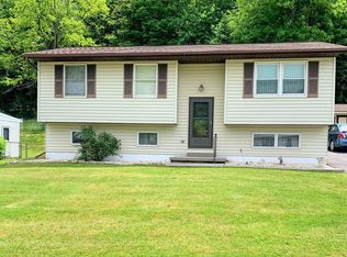 1320 Spring Run Dr, Altoona, PA 16601