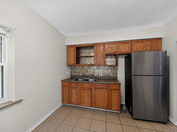 2nd image of 5804 Argus Rd