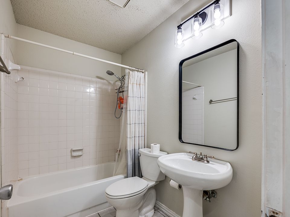 1st image of 4204 Glen Hollow Cir