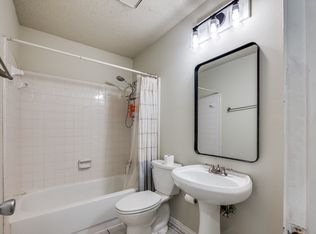 4204 Glen Hollow Cir, Arlington, TX 76016