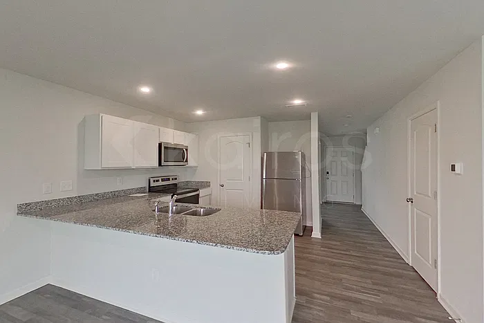 4 bed, 2.5 bath, 1765 sqft, $1,895 — Photo 4