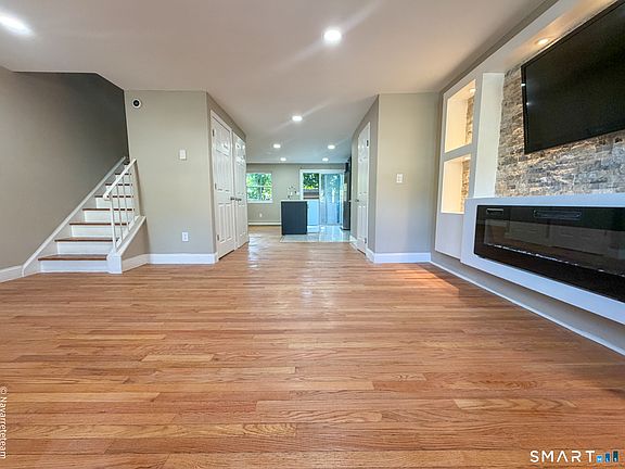 5th image of 763 Hope St