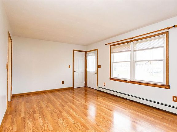 5th image of 8 Wilkinson Pl