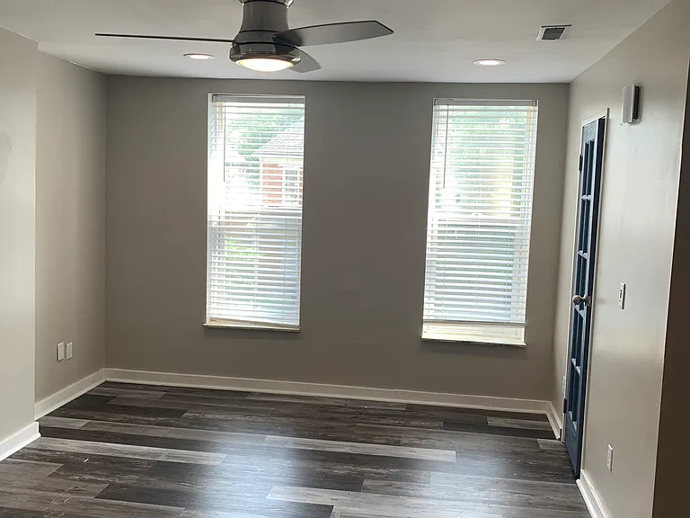 838 Oak St #D — Photo 10