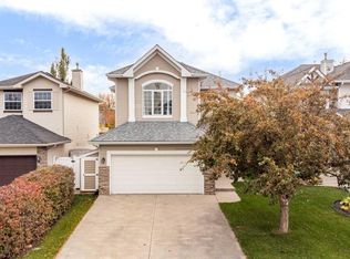 165 N Harvest Park Cir NE, Calgary, AB T3K 4V3
