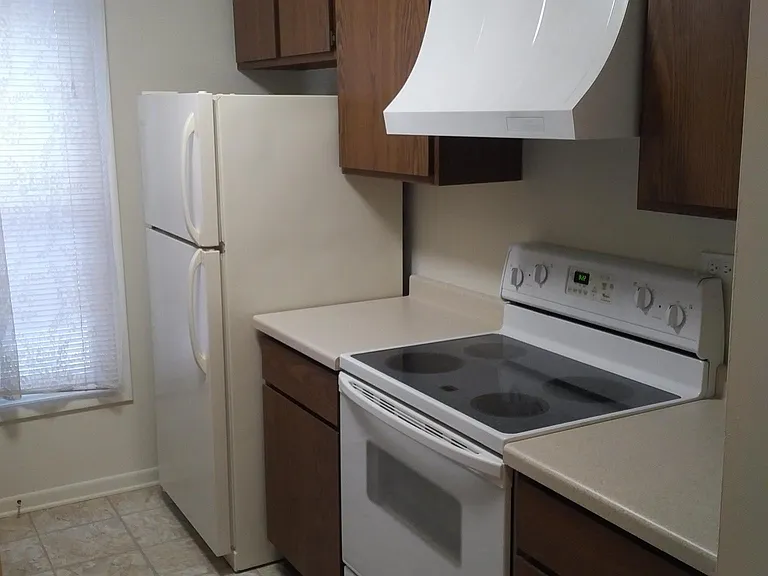 4312 Douglas Rd — Photo 3