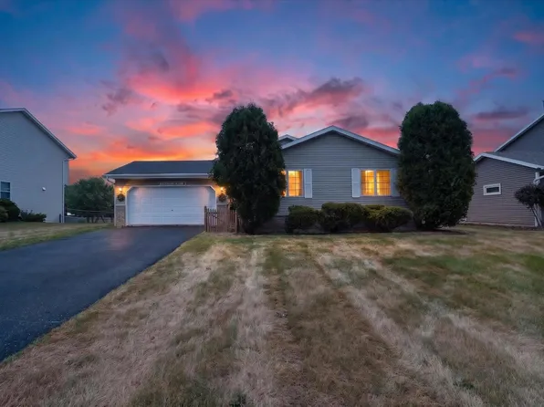2306 Pine View Ln, Janesville, WI 53546