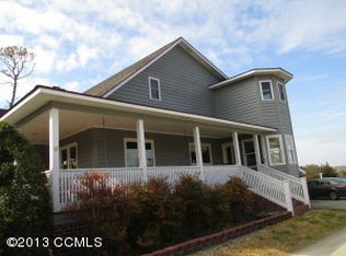 577 Bayview Dr, Harkers Island, NC 28531