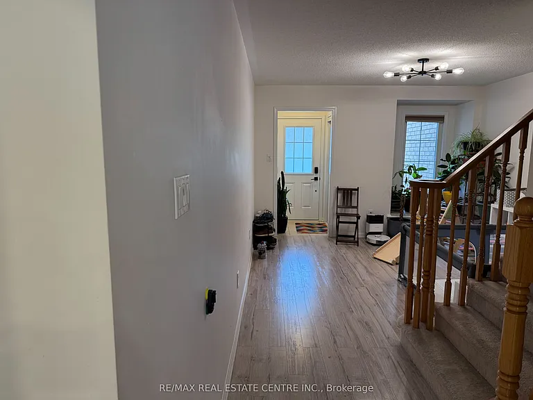 370 Cavanagh Ln — Photo 3