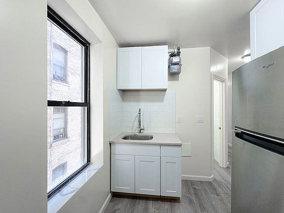 2nd image of 254 Manhattan Ave APT 2C