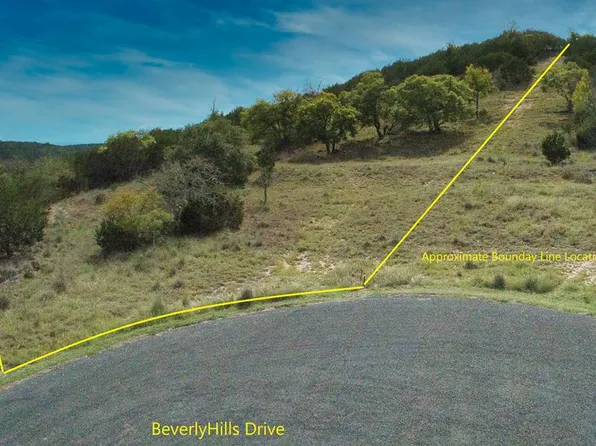 380 Beverly Hills Ln, Kerrville, TX 78028