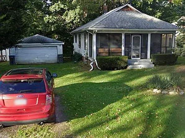 226 S Barker St, New Buffalo, MI 49117