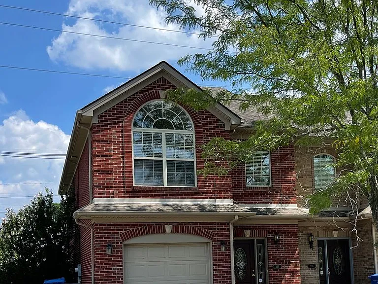 328 Broadleaf Ln — Photo 1