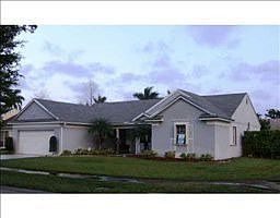 5th image of 9430 Belaire Dr