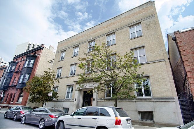 617 W Drummond Apartments