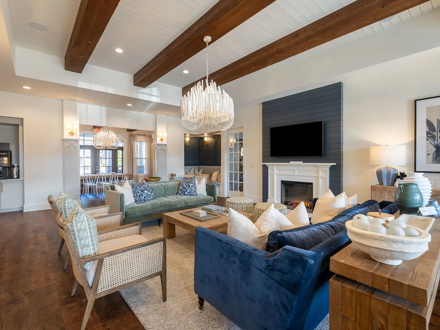 Luxe and Legends at Morganton Park Apartment Homes — Photo 4